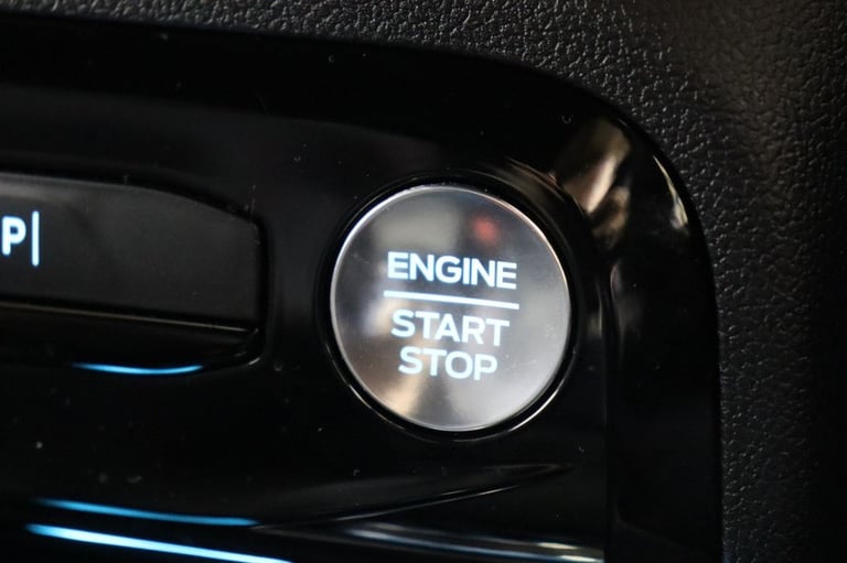 2024 Ford Kuga 2.5 Duratec 14.4kWh ST-Line 5dr CVT (APPLE CAR PLAY) Automatic