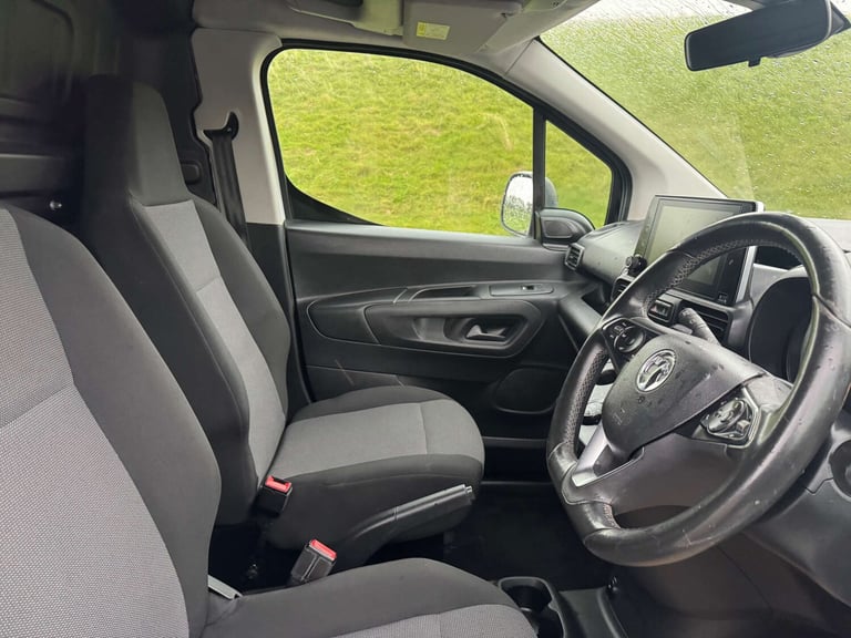 2019 Vauxhall Combo 1.5 Combo 2000 Edition S/S Auto Panel Van Diesel Automatic