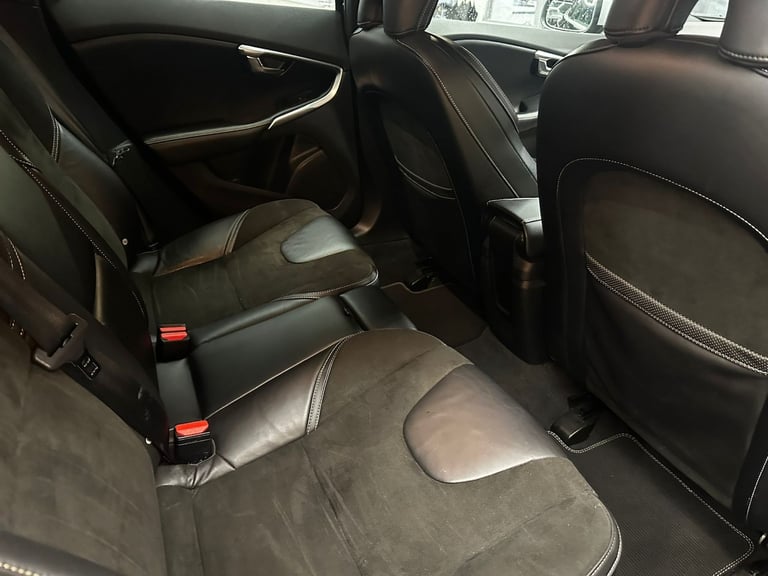 VOLVO V40 2.0 R-Design D3 2017