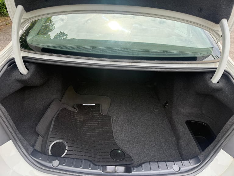 ✿2015/65 BMW 5 Series 520d [190] SE 4dr Step Auto, White ✿FSH ✿ONE OWNER✿