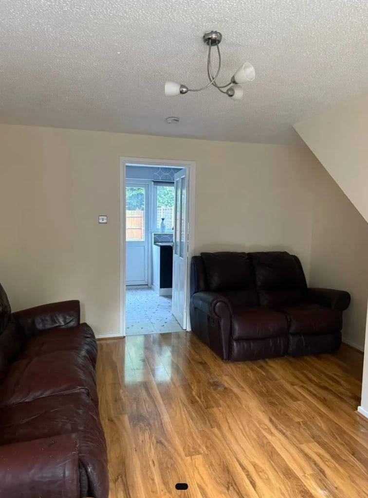 1 En-suite double bedroom. 