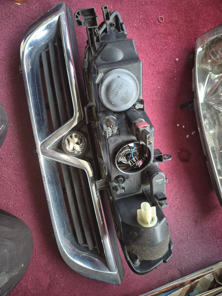 Vauxhall vectra/opel head lights and grill 