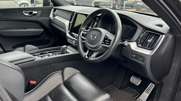 2021 Volvo XC60 R-Design, B5 AWD mild hybrid Estate Petrol Automatic