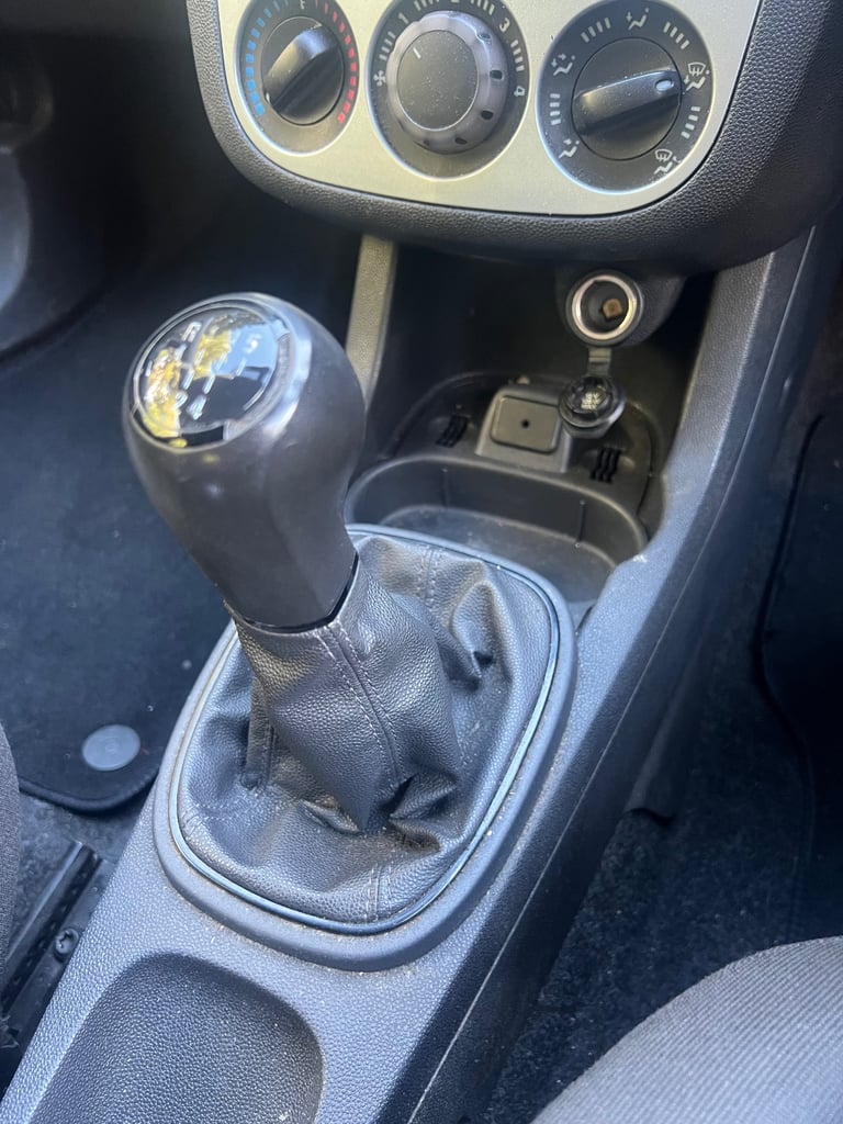 Vauxhall, CORSA, Hatchback, 2011, Manual, 1229 (cc),5 doors - Image 14