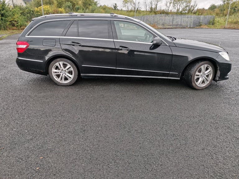 2013 MERCEDES BENZ E CLASS E300 BLUETEC HYBRID AUTO ELECTRIC/DIESEL 200BHP 7G-TRONIC 1 YEAR M,O,T