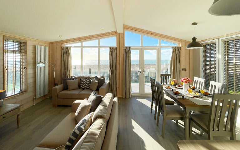2 Bed Luxury Holiday Lodge on the beach, Seal Bay Resort, Selsey. Reduced this weekend £575