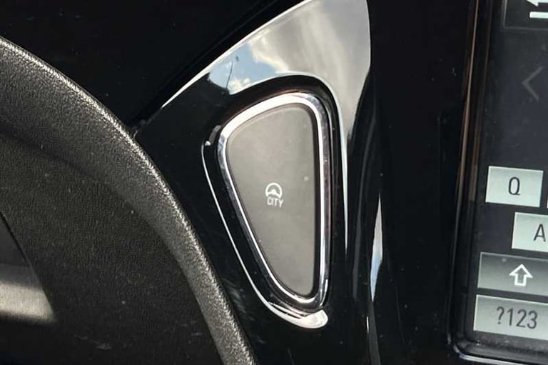 2019 Vauxhall Corsa 1.4i ecoTEC SRi Nav Hatchback 3dr Petrol Manual Euro 6 (90 ps) Hatchback Petr...