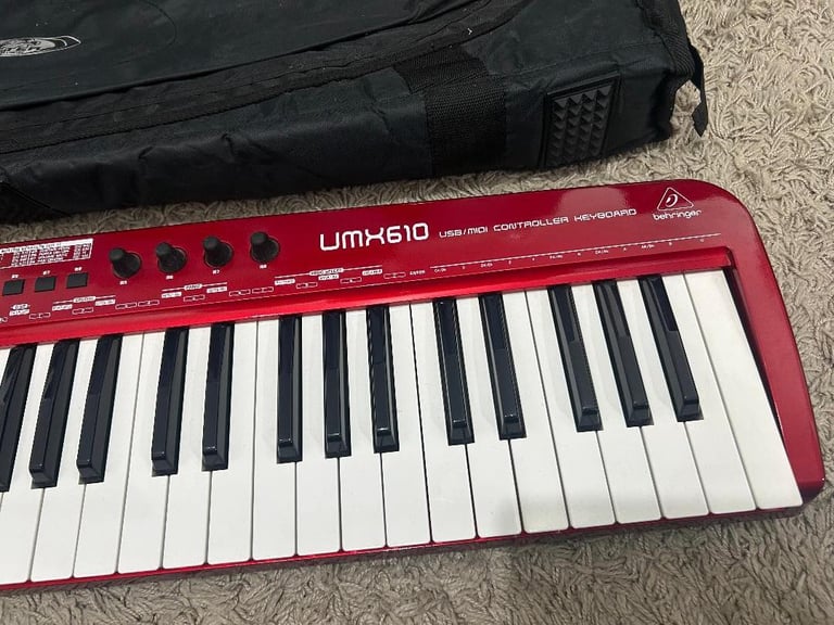 Behringer UMX610 61 Key USB Midi Keyboard with USB Audio Interface