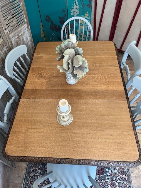 Gorgeous Victorian oak dining table with 6 chairs – local delivery
