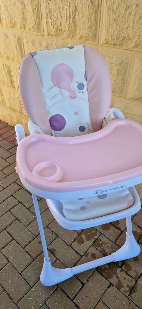 KINDERKRAFT YUMMY, BABY HIGH CHAIR, PINK. IN EXCELLENT CONDITION.