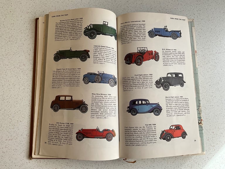 The Reader's Digest AA Book of the Road - Vintage book 1967, Maps, Flowers, Butterflies, Sea shells