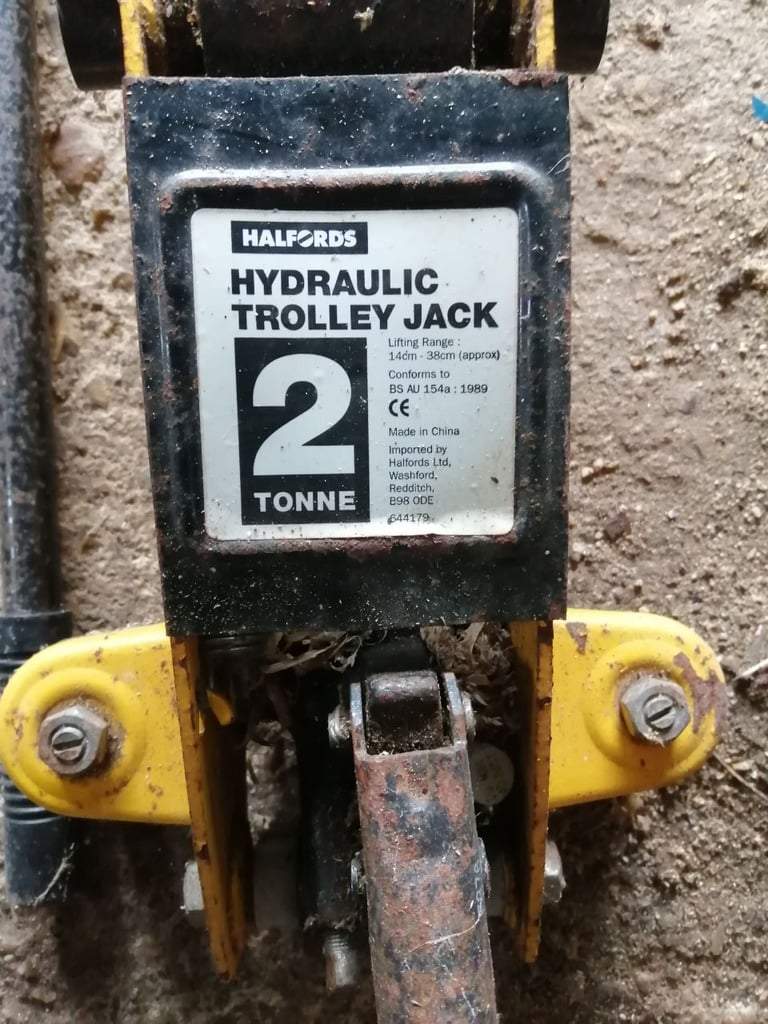 Halfords 2 Tonne Hydraulic Trolley Jack
