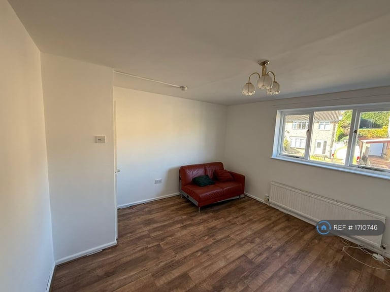 image for 1 bedroom flat in Aylesbury Court, Sheffield, S9 (1 bed) (#1710746)