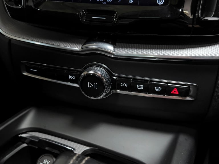 2021 Volvo XC60 R-Design Pro T8 AWD (390 hp) Auto ESTATE Petrol/Electric Hybrid Automatic