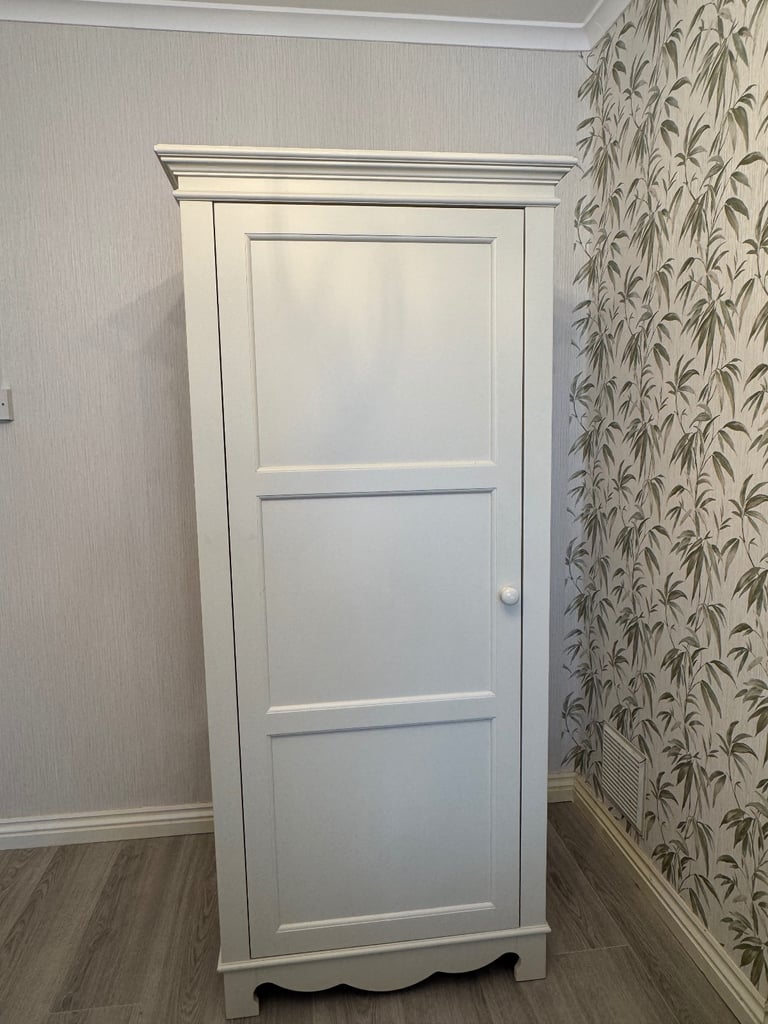 White Single Wardrobe – Great Condition – £70 (BS3)