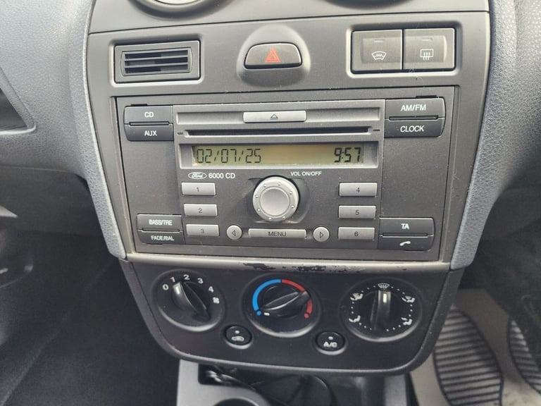 2007 56 FORD FIESTA 1.4 ZETEC CLIMATE HATCHBACK 5DR PETROL MANUAL (147 G/KM, 79 - Image 21