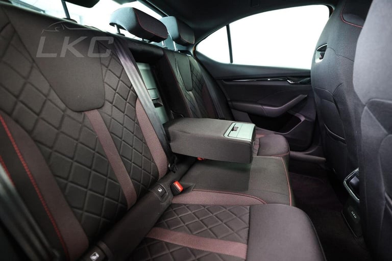 SKODA OCTAVIA 1.4 TSI iV 13kWh vRS DSG Euro 6 (s/s) 5dr 2024