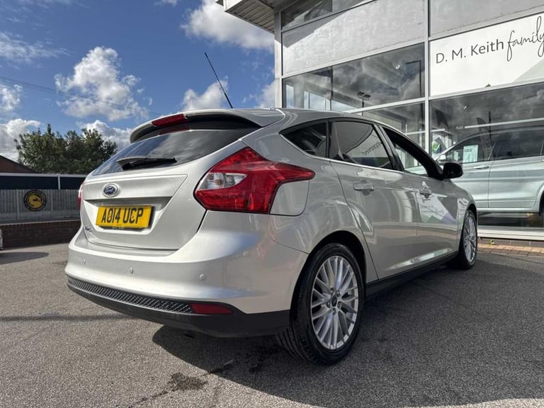 2014 Ford Focus 1.6 125 Zetec Navigator 5dr Powershift HATCHBACK PETROL Automatic