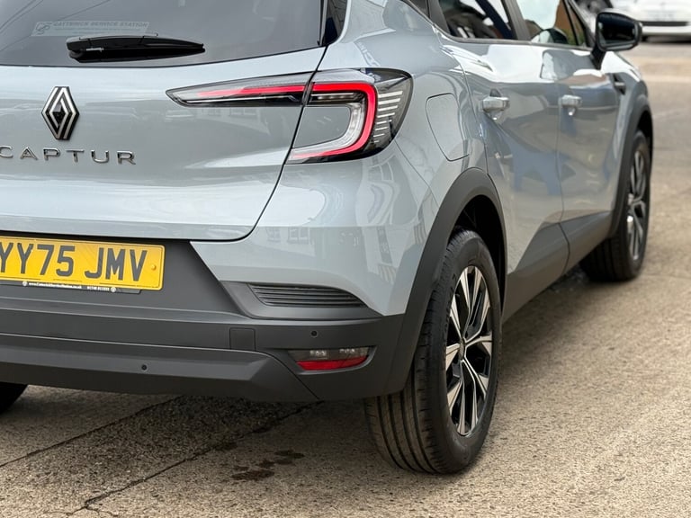 2025 Renault Captur 1.0 TCE 90 Evolution 5dr, UNDER 10 MILES, SEPTEMBER 2028 RENAULT WARRANTY,  H...