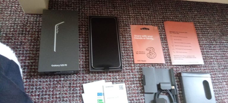Galaxy s25 fe  5G mobile phone 