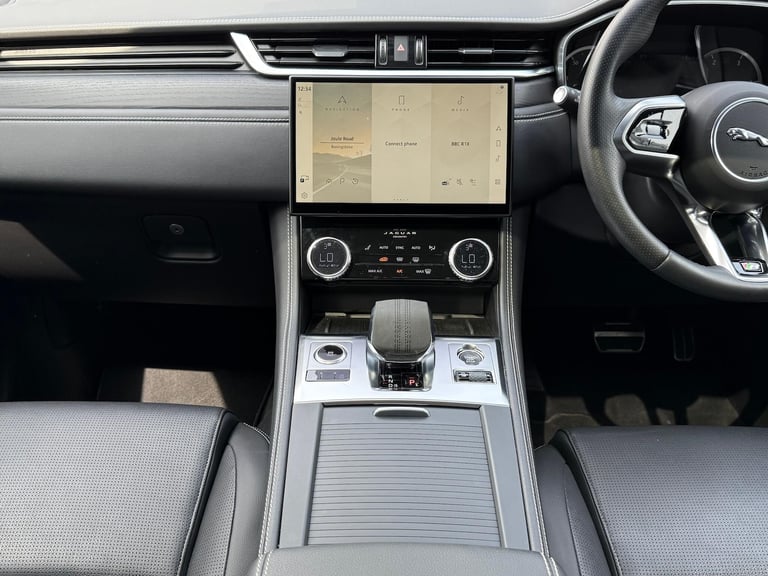 2022 Jaguar F-Pace 2.0 D200 MHEV R-Dynamic Black SUV 5dr Diesel Auto AWD Euro 6 (s/s) (204 ps) ES...