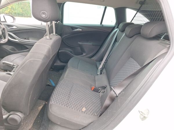 2018 Vauxhall Astra 1.6 CDTi BlueInjection Design Sports Tourer 5dr Diesel