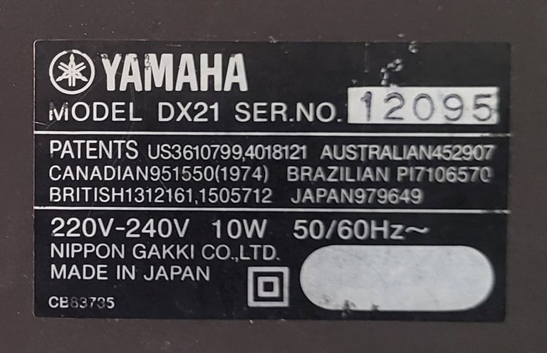 Yamaha DX21 with Original Owners Manual. FREE UK Shipping if required 