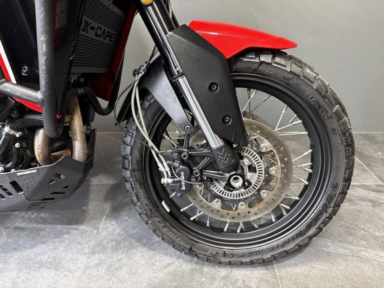 MOTO MORINI X-CAPE 650 ADVENTURE BIKE