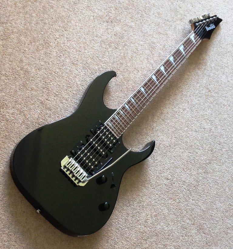 Ibanez electric guitar *NEAR MINT CONDITION