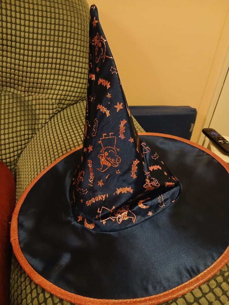 image for Witches peppa pig hat age 3/4 years