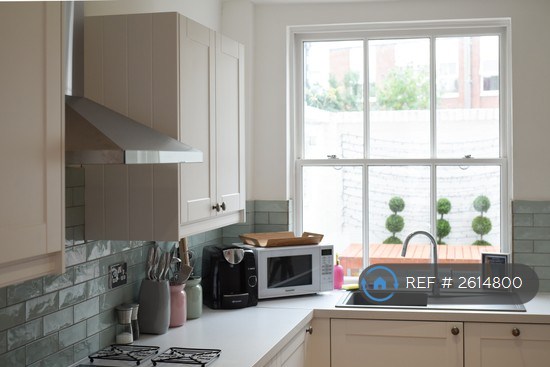 2 bedroom house in Castle Road, Southsea, PO5 (2 bed) (#2614800)