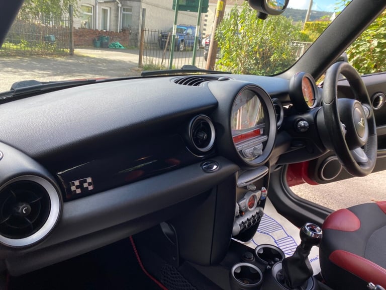 MINI MINI JOHN COOPER WORKS EDITION 211BHP FSH STUNNING RARE CAR SOON TO BE