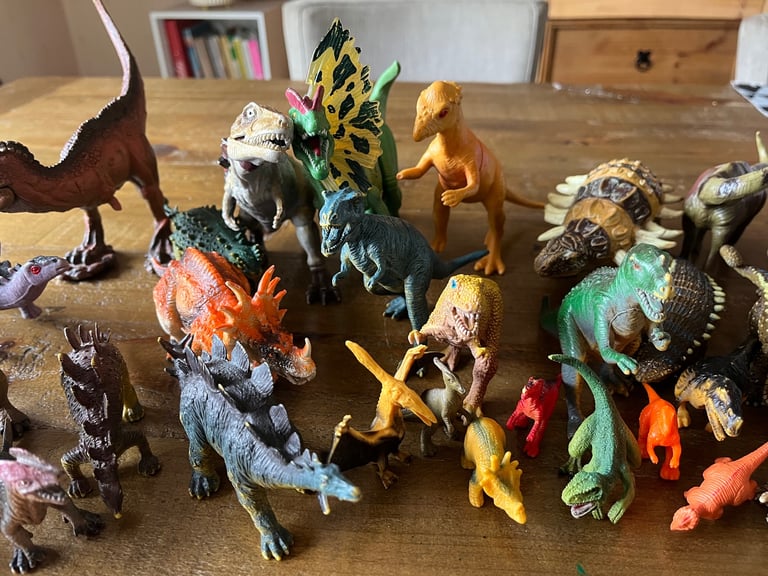 40 dinosaur toys 