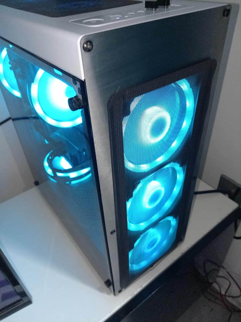 gaming / music producer desktop pc, the photo's dont do it justice