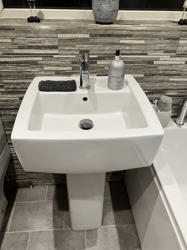 Bathroom sink and pedestal