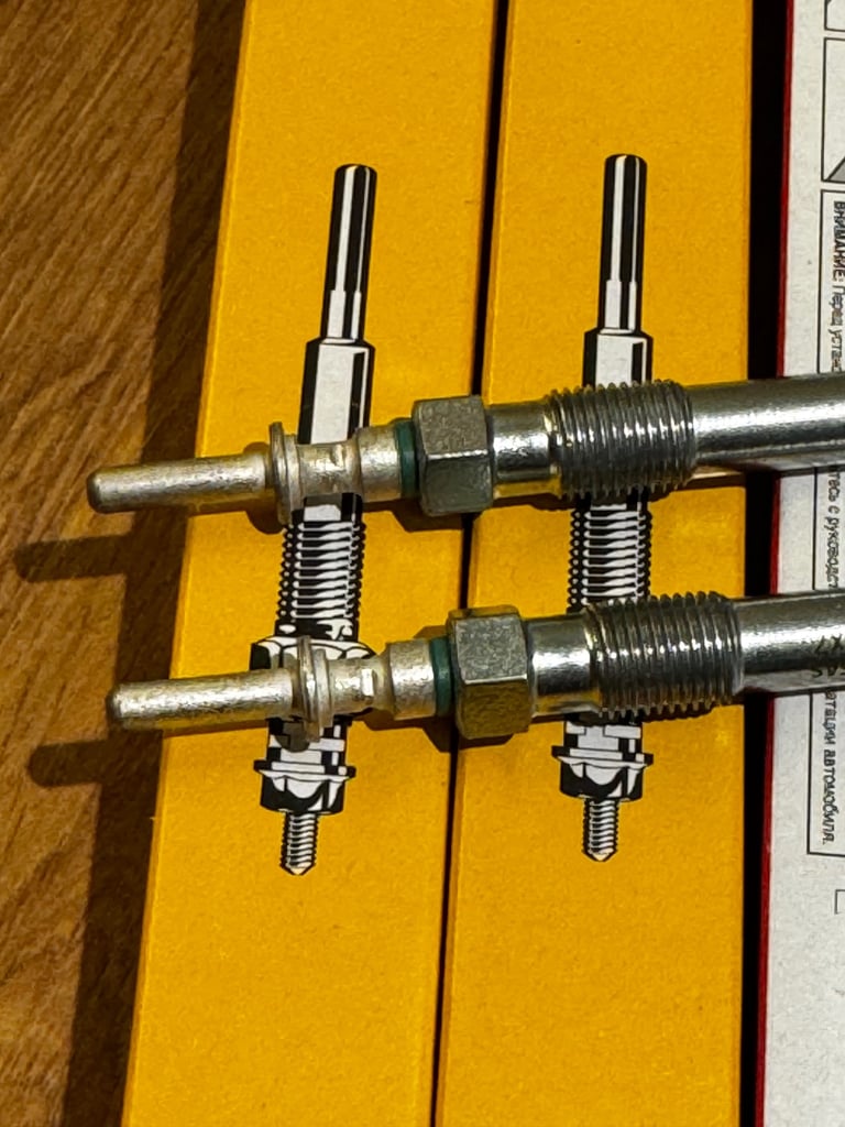 NGK Pencil-Type Glow Plug Y1055AS (NGK 95015)