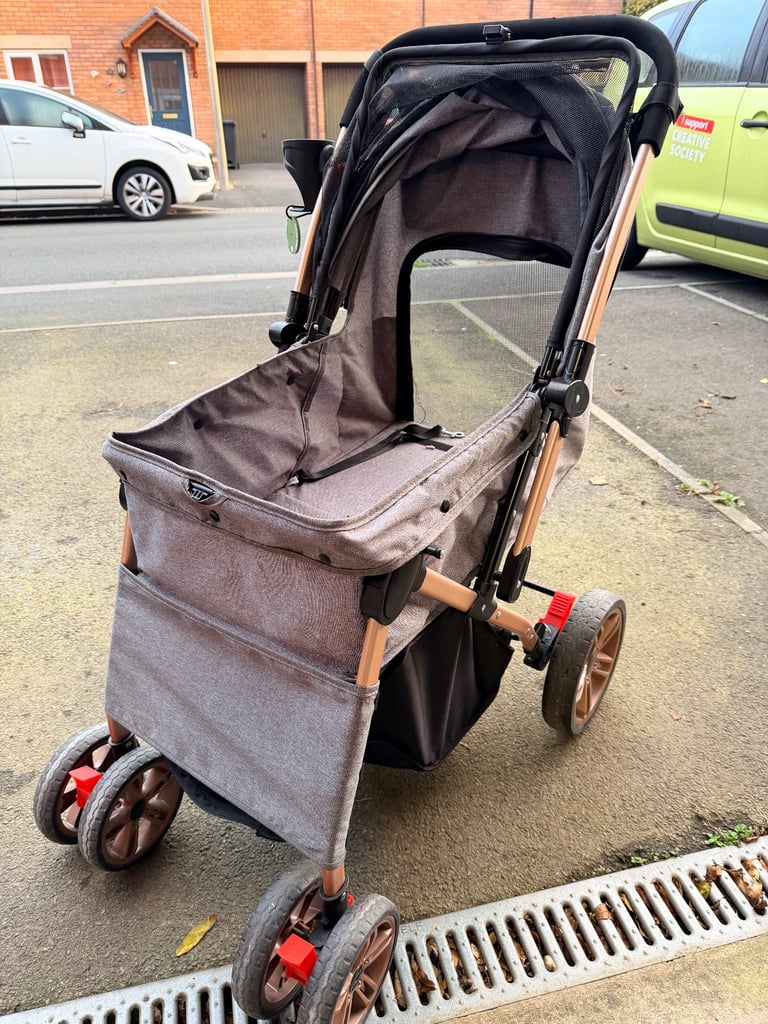 Puppy / Dog Pram pushchair