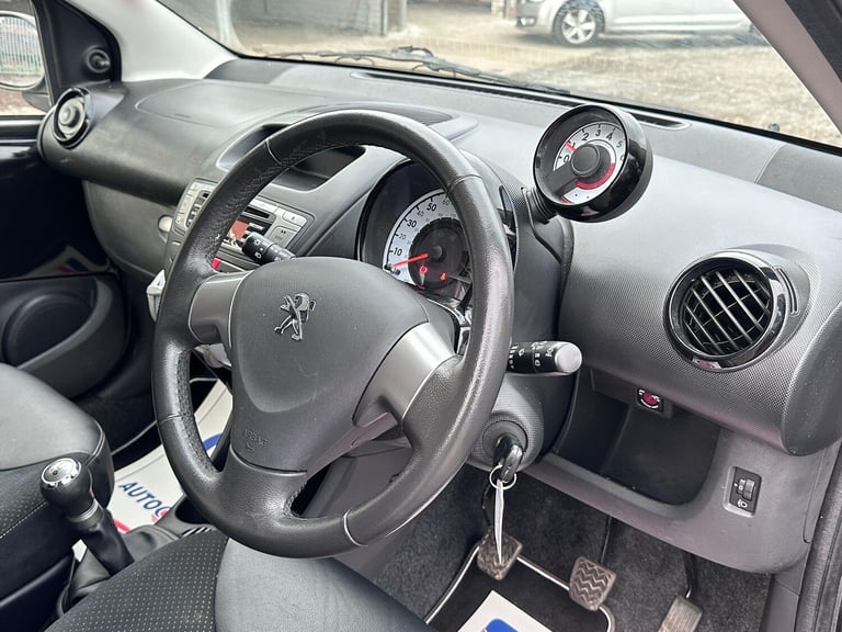 2013 Peugeot 107 1.0 12V Envy Euro 5 3dr HATCHBACK Petrol Manual