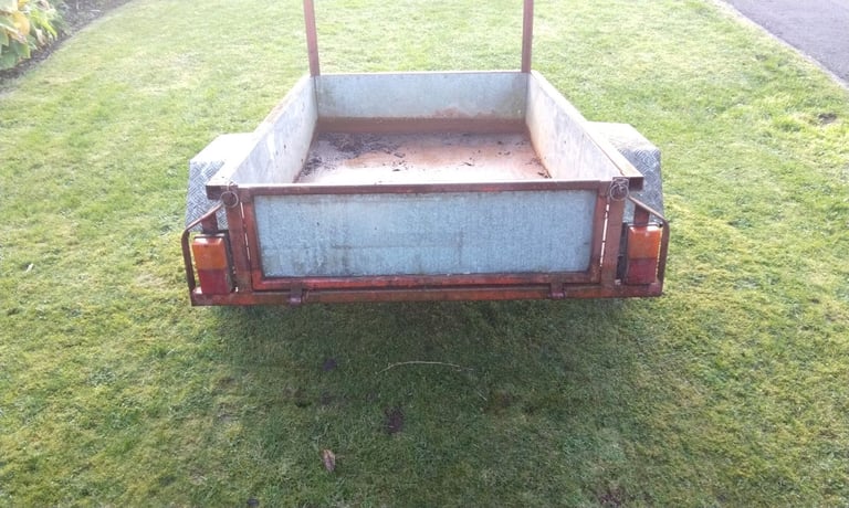 Trailer 5x3.5 ft  *needs restoration*