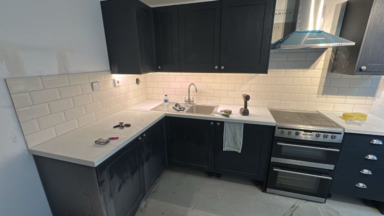 Builders 👷 HandyMan 👨‍🔧 Any Time ! 24/7/365 