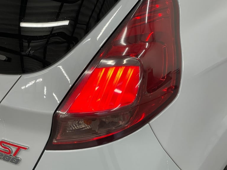 2016 Ford Fiesta 1.6T EcoBoost ST-200 Euro 6 3dr HATCHBACK Petrol Manual