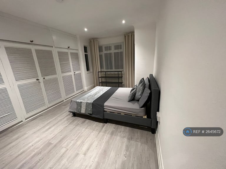 1 bedroom in Sunset Road, London, SE5 (#2645672)