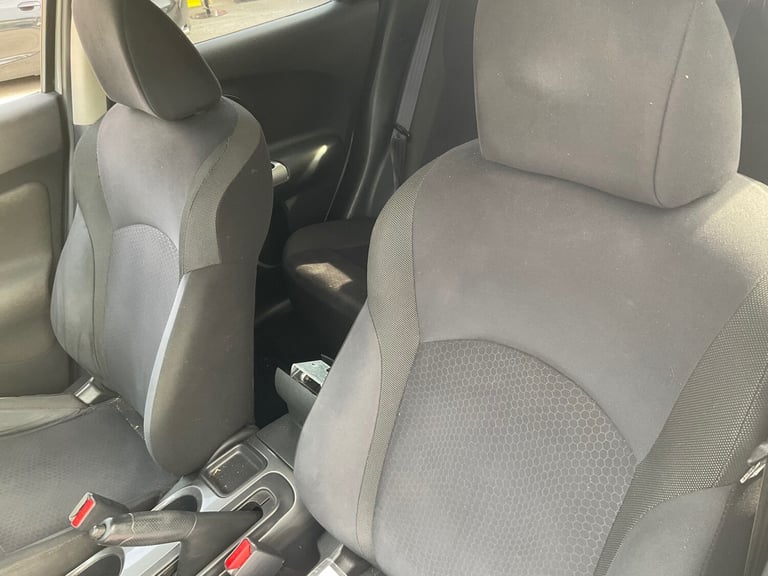 2011 Renault Laguna 2.0 dCi 150 Dynamique TomTom 5dr HATCHBACK Diesel Manual