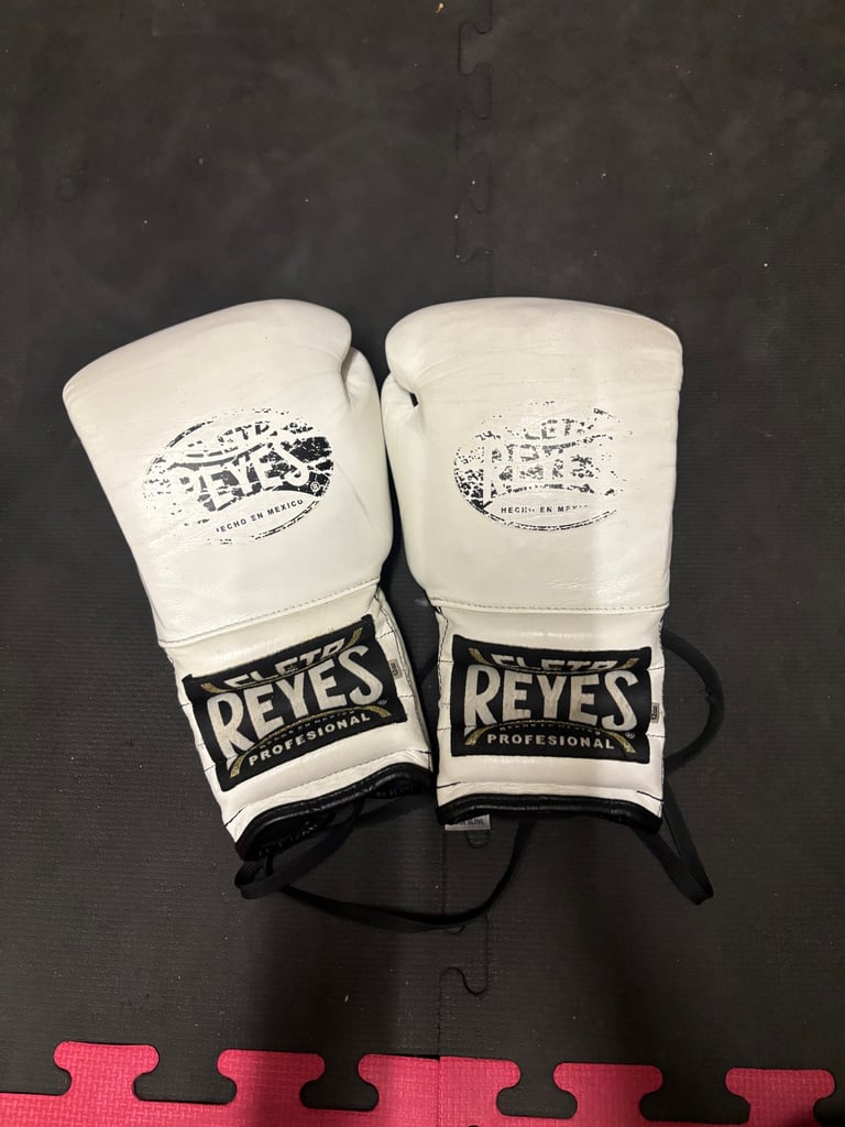 image for Cleto Reyes Boxing gloves