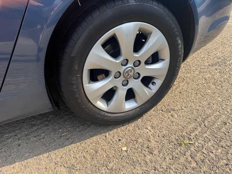 2016 Vauxhall Insignia 2.0 CDTi ecoFLEX Tech Line Euro 6 (s/s) 5dr HATCHBACK Diesel Manual