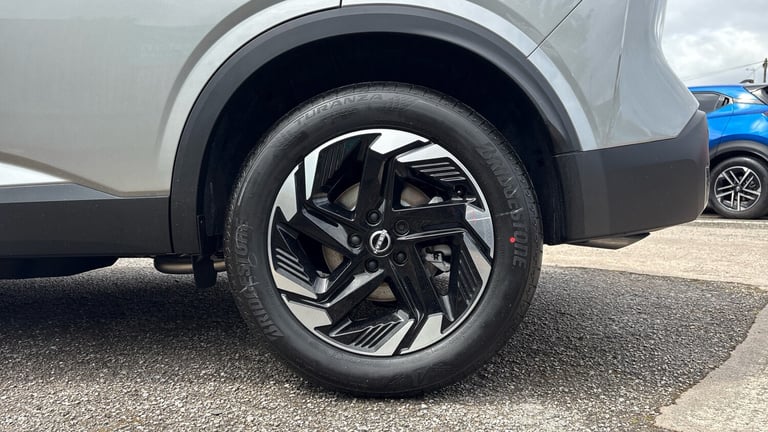 2025 Nissan Qashqai 1.3 DiG-T MH N-Connecta [Glass Roof] 5dr Petrol Hatchback Hatchback Petrol Ma...
