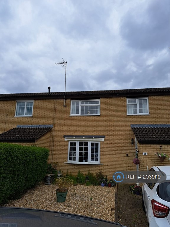 3 bedroom house in Blenheim Way, Stevenage, SG2 (3 bed) (2039119) in