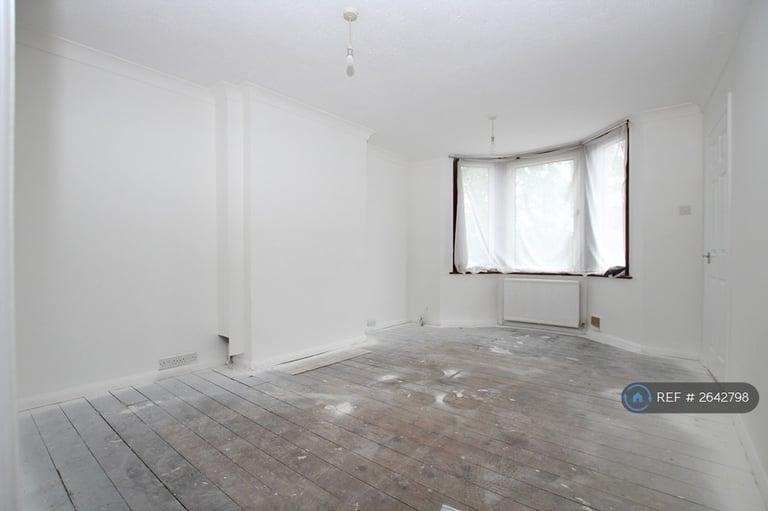 3 bedroom house in Mount Road, Chatham, ME4 (3 bed) (#2642798)