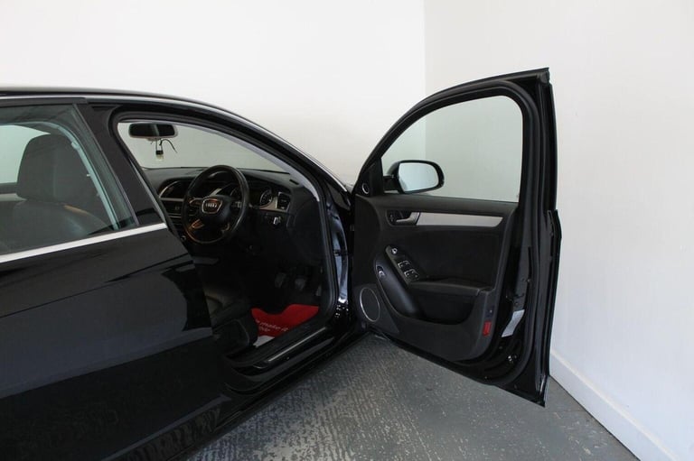 AUDI A4 2.0 TDI SE Technik quattro Euro 5 (s/s) 4dr 2013