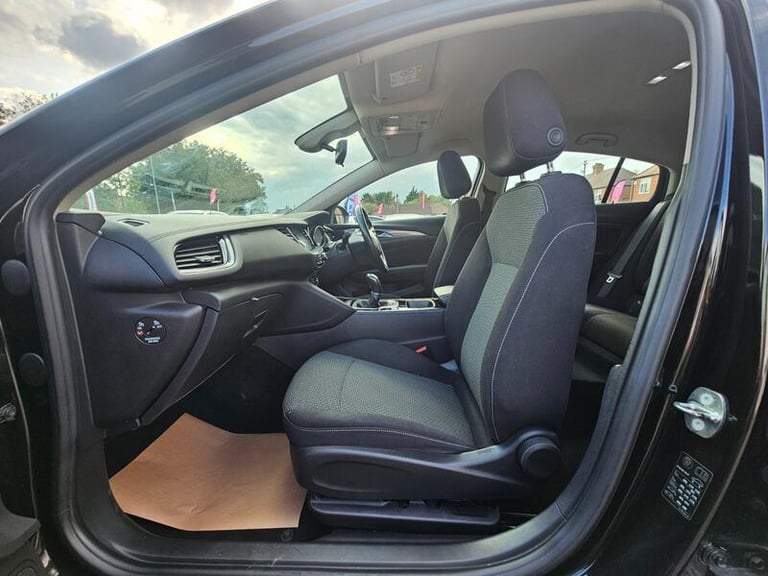 2017 Vauxhall Insignia 1.6 Turbo D ecoTEC Design Nav Grand Sport Euro 6 (s/s) 5dr HATCHBACK Diese...